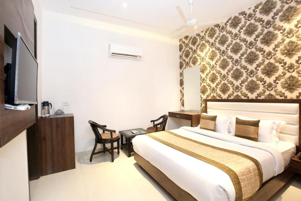 Oyo 11680 Hotel Grand Star Amritsar Exteriör bild