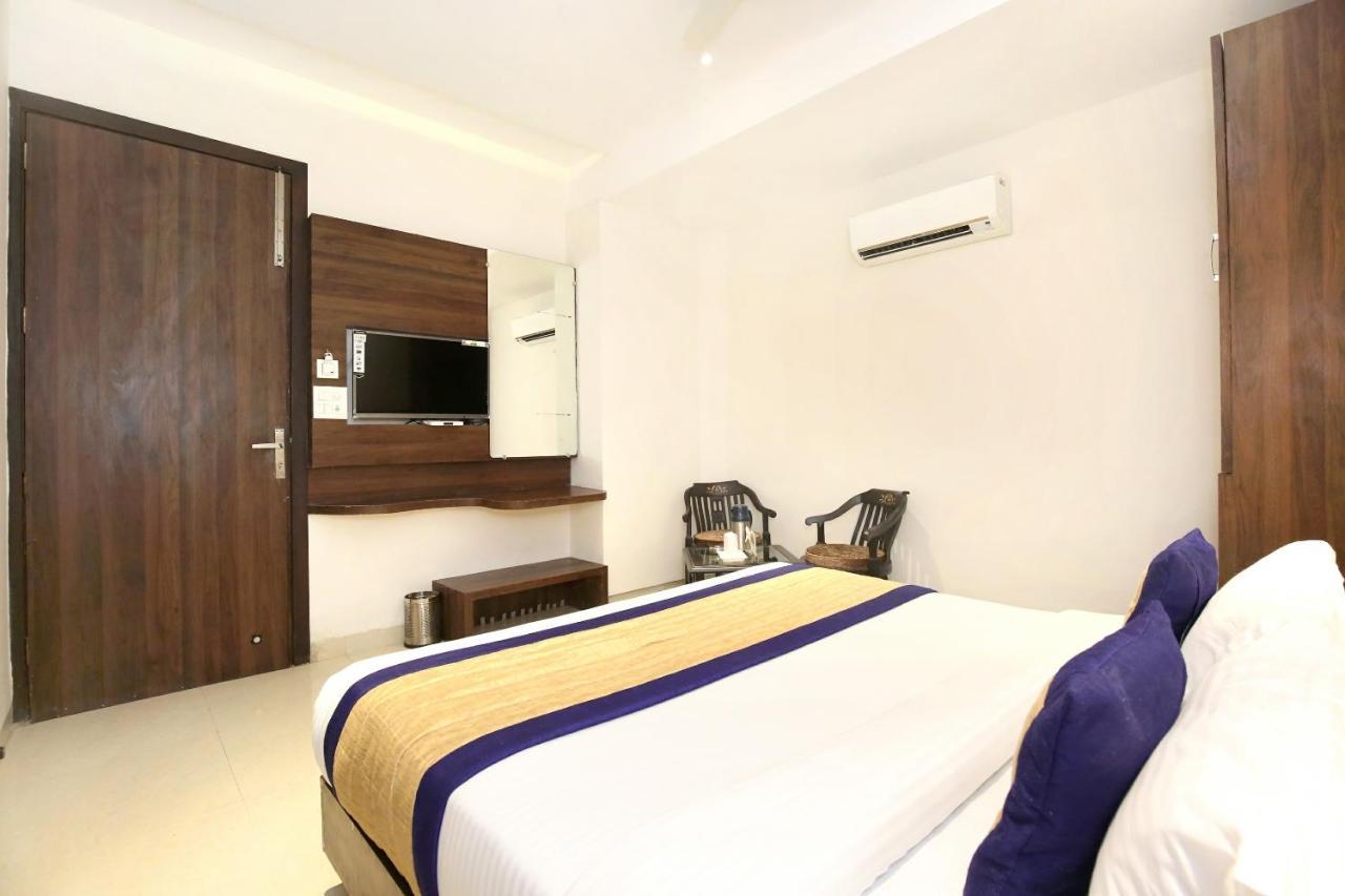 Oyo 11680 Hotel Grand Star Amritsar Exteriör bild