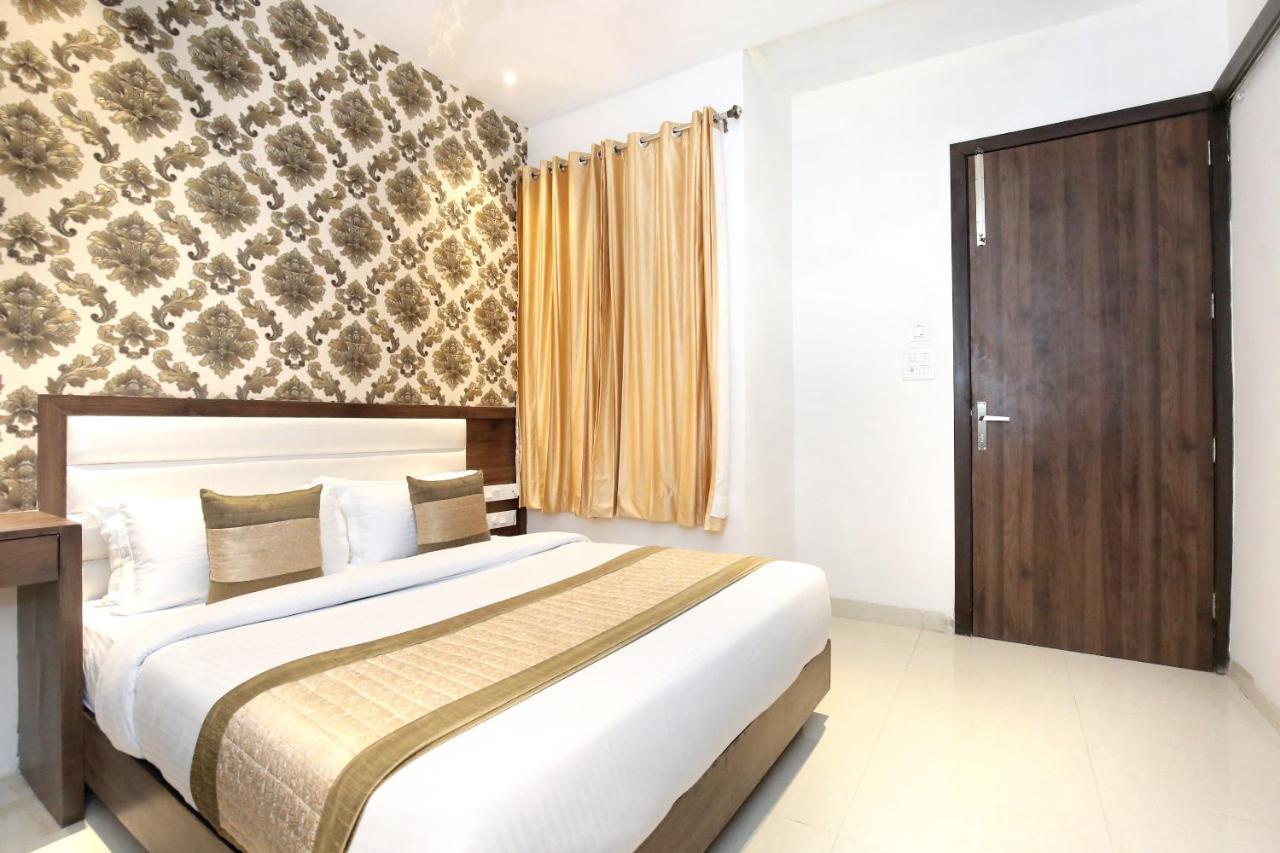 Oyo 11680 Hotel Grand Star Amritsar Exteriör bild