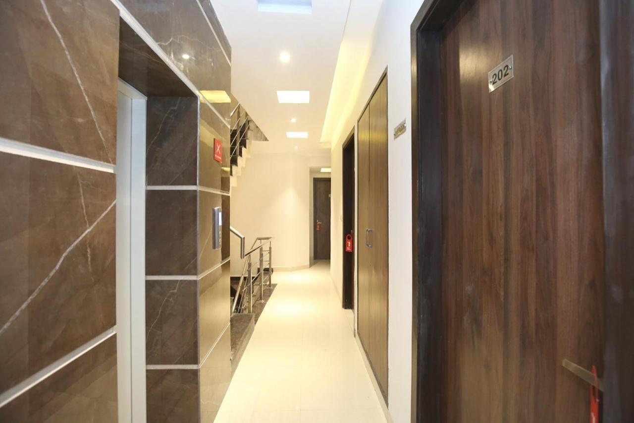 Oyo 11680 Hotel Grand Star Amritsar Exteriör bild