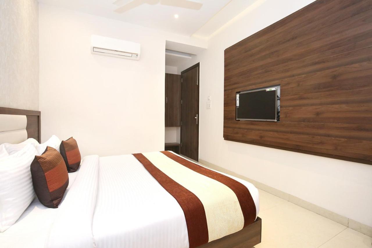 Oyo 11680 Hotel Grand Star Amritsar Exteriör bild
